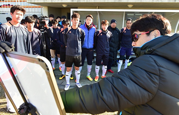 제종길 안산시장, 안산그리너스FC 창원 전지훈련장 방문