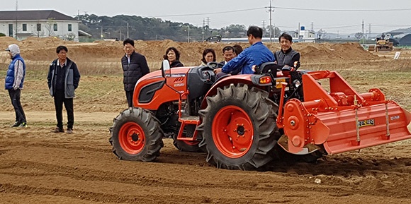 교육생 트랙터 시운전 및 로터리 작업