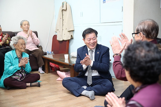 사회복지 담당부서 5개과로 확대, 복지예산 3천2백억여원 편성