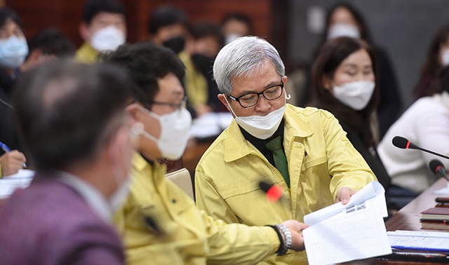 교육 군 경 의료계 등 망라‘선제대응 협력회의’열어, 각급학교 개학 연기 보육공백 최소화 