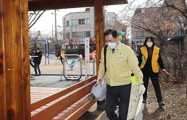 정장선 평택시장, 세교동 시민단체와 확진자 동선 방역활동