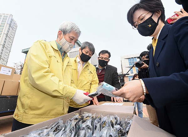 오산시 ‘따숨마스크’초중고 전체 무상배부 시작