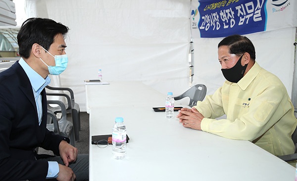 한준호 당선자 ‘LH개발이익 환수’ 동참... 이재준 시장 삼송역 현장집무실 깜짝 방문