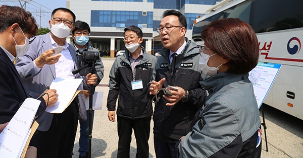 코로나19 확산으로 느슨해진 안전관리 첨단 측정ㆍ분석차량 활용 화학물질 감시 활동 시연회 개최