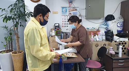 박창화 광명시 부시장, 전통시장·방문판매업체 찾아