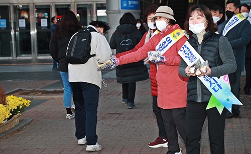 가래떡 나누고 쌀 소비 늘리고 