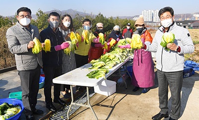 광주시 오포읍 남·녀 새마을지도자협의회 ‘사랑의 만두 나누기’를 위한 김장담그기 행사 실시