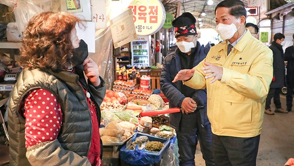 이재준 고양시장, 설맞이 전통시장 민생탐방 나서