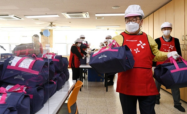 신동헌 시장, 재가노인 식사배달 조리식품 포장