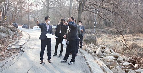  신원주 안성시의회 의장, ‘죽주산성 테마역사공원 조성사업’ 현장 방문      