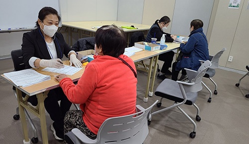 동백3동, 노인주거시설 찾아 재난기본소득 현장접수 실시