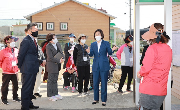 김보라 안성시장, 보건진료소 특화사업 “3.3.3.하게 걸어요!” 참석