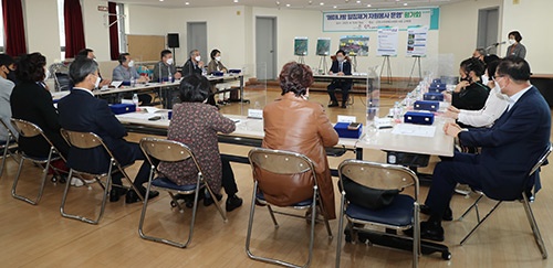 한대희 군포시장, 수리산 매미나방 제거 자원봉사단체들에 감사패 전달