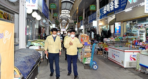 동두천시장, 새롭게 단장된 중앙시장 방문해 상인 격려  