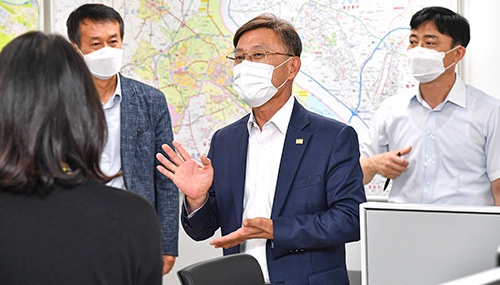 정하영 김포시장, 이전 부서 현장 점검... “민원인 불편 없도록 각별히 신경 써야” 