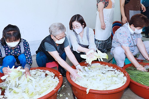 고삼면 새마을부녀회, 사랑 담은 반찬 나눔 행사 펼쳐