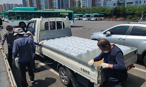 ㈜산타, 수원시에 1500만 원 상당 살균소독제 기부