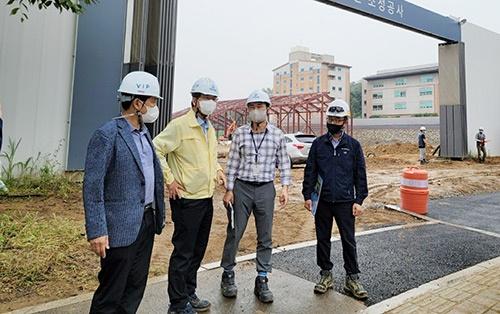 유문종 수원시 제2부시장, 영흥공원 조성 현장 점검