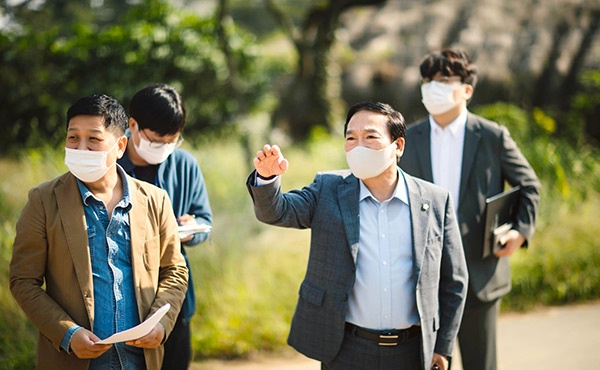 화성시의회 원유민 의장 “고향의 봄 꽃동산 조성사업” 현장방문