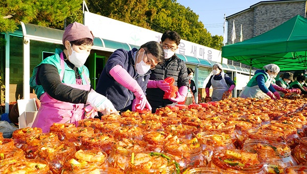 광주시 초월읍 새마을협의회, 사랑의 석박지로 이웃사랑 실천