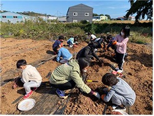 화성시 정림초등학교 학생자치회, 정남면에 기부금 전달