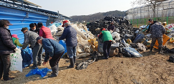 안성시 삼죽면 새마을남·녀지도자회, ‘폐자원 모으기’ 행사 가져