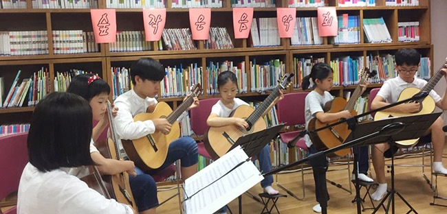 '엄마와 동네주민들이 함께 가꾸는 숲도서관 꽃밭' 숲도서관