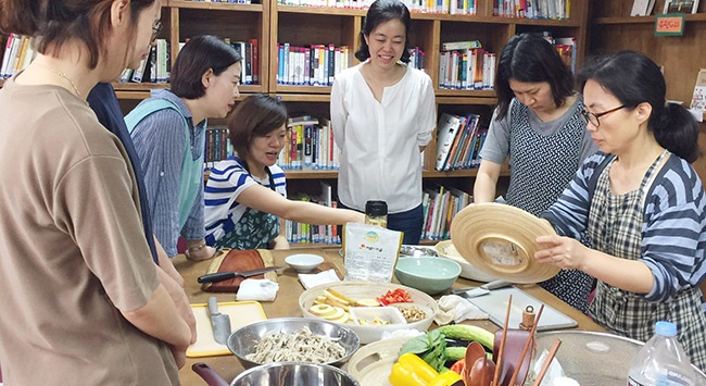 '엄마와 동네주민들이 함께 가꾸는 숲도서관 꽃밭' 숲도서관