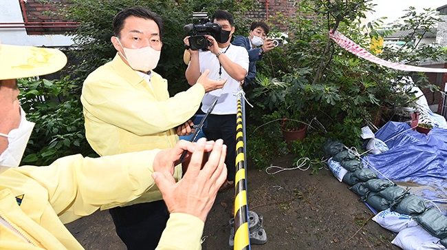 이재준 수원특례시장, 집중호우 피해현장 점검하며 임기 시작