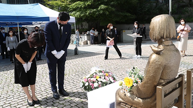 정명근 화성시장, 일본군 위안부 피해자 ‘기림의 날’헌화