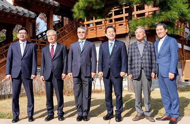 이재준 수원특례시장과 관내 대학 총장들,기업 유치 협력 약속