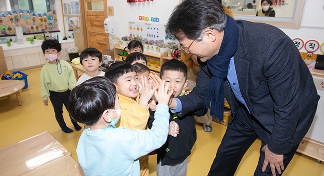 이동환 고양시장, 일산서구청 직장어린이집 방문‧격려