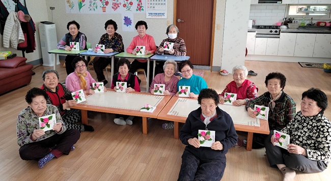 일동도서관, 경로당 대상‘찾아가는 시니어 그림책테라피’시범 운영