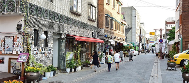 수원특례시의회, 정책의회로의 첫 도약 시작 _행궁동 공방거리 지역경제 활성화를 위한 정책제안