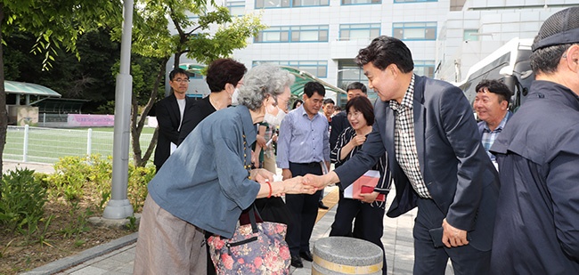 군포시 ‘찾아가는 이동시장실’ 군포2동에서 열려 