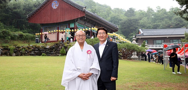 김기정 수원특례시의장, 부처님오신날 봉축행사 참석