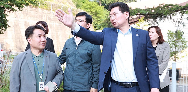 이상일 용인특례시장의 계속되는 생활밀착형 행보…구성중·고 방문해 소통 활동 펼쳐