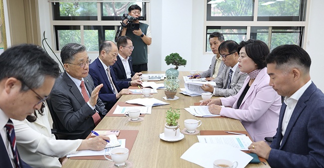 신계용 과천시장, 이한준 LH 사장 만나 ‘LH 가정어린이집 임대료 기준 완화’ 등 개발사업지구 내 현안 건의