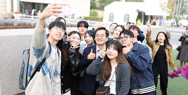 김동연, 중국 칭화대 한국 유학생회 요청으로 현지서 간담회 열어 