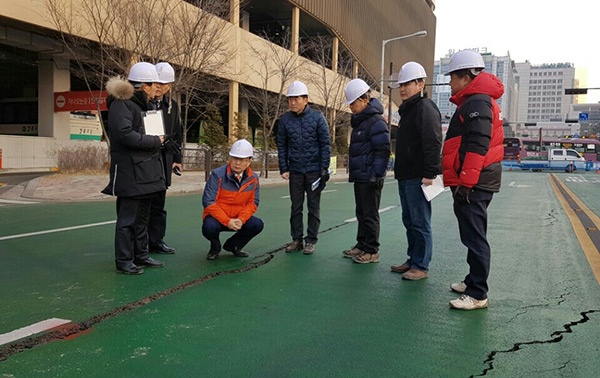 백석동 도로 침하 체계적 재난 대응 가동 