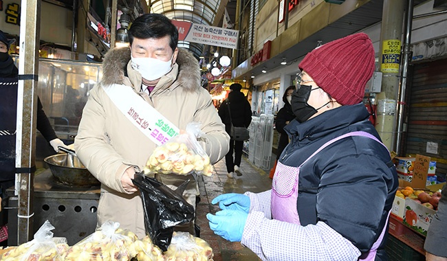 구리시, 설 맞이‘기관장 전통시장 장보기’행사 가져